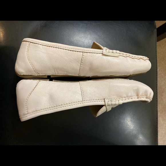 ISAAC MIZRAHI “ Reba” size 8 white leather woman’s loafer - Picture 4 of 10